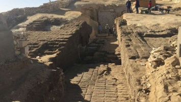 В Египте археологи нашли более 800 нетронутых гробниц