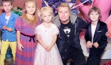 В Сети оценили праздничный наряд пятилетней дочери Пугачевой