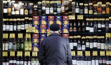 В Раде хотят увеличить акциз на алкоголь и сигареты: как вырастут цены
