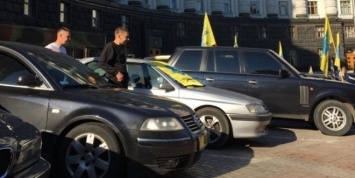 В центре Киева пробки: митингуют владельцы «евроблях»