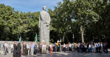 На Мемориале Славы почтили память освободителей Харьковской области