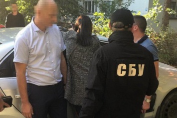 Глава управления Одесской таможни задержан при получении $3 тыс. взятки