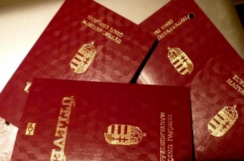 На Закарпатье депутат сложил мандат из-за венгерского паспорта