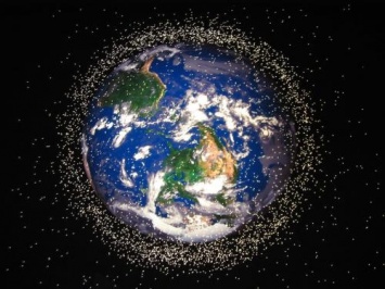 Спутник-уборщик впервые поймал «космический мусор»