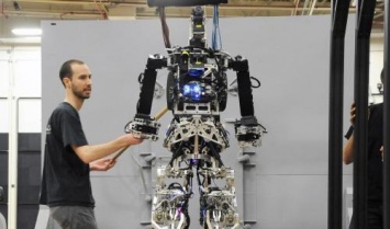 Ученые хотят создать автономного бесконтрольного робота