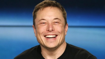 В Украину едет Илон Маск открывать автосалон Tesla