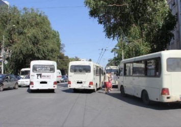 В Ростове пассажиры автобуса №47 выпрыгивали на ходу