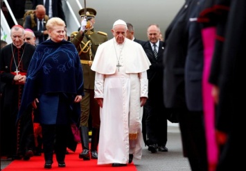 Папа Римский начал турне солидарности по странам Балтии
