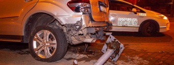 ДТП в центре Днепра: от удара Mercedes влетел в светофор