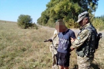 На границе с РФ задержали "наблюдателя" с биноклем