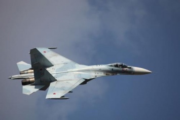 «Киев в истерике»: Су-27 перехватил над Черным морем украинский самолет