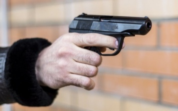 В Херсоне неизвестный стрелял из "травмата" по подросткам