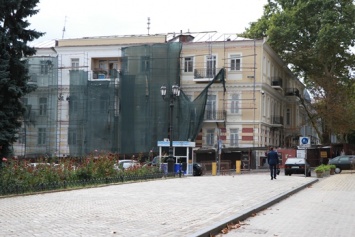 В центре Одессы ремонтируют четыре здания-памятника архитектуры