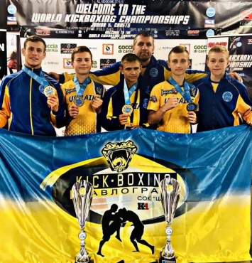 Четыре павлоградских кикбоксера завоевали места на пьедестале Чемпионата мира