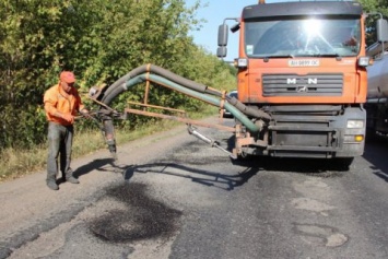 "Укравтодор" передаст еще 14 тыс. км дорог на баланс местных властей