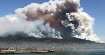 Огонь уничтожает Италию: В сеть попали страшные кадры настоящего ада (видео)