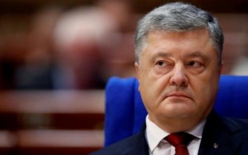 Порошенко проскандировал «фейк-ньюс» возле российской переговорной в ООН