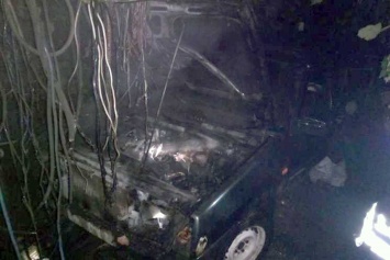 Под Полтавой загорелась машина (фото)