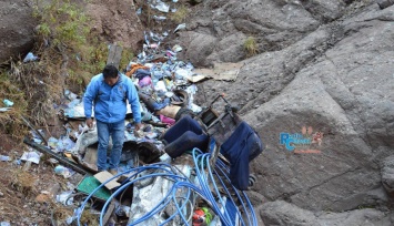 В Перу автобус упал в ущелье: 23 человека погибло
