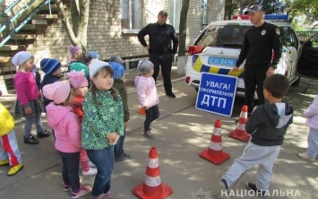 Воспитанникам Скадовского детского садика напомнили правила дорожного движения