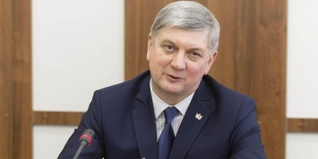 Воронежский губернатор выдал своему заму 23 оклада "золотой парашют" и через 2 дня взял на ту же должность