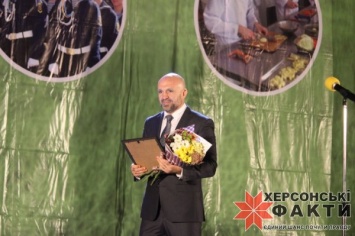 "Мы делаем все, чтобы поддержать развитие образования", - Владислав Мангер поздравил учителей с праздником