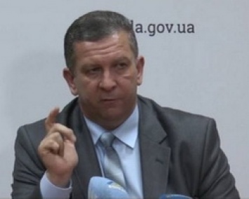 Министр соцполитики заявил, что украинцы зимой много греются и моются