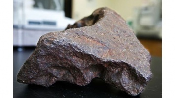Американец 30 лет подпирал дверь метеоритом за 100 тысяч долларов