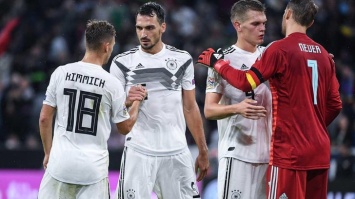 Германия определилась с заявкой на матчи против Голландией и Францией