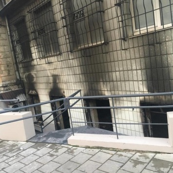 Во Львове полностью сгорел зоомагазин, владельцы заявили о поджоге