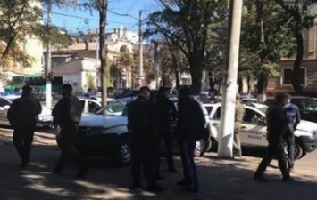 В Одессе из пистолета ранили прохожего