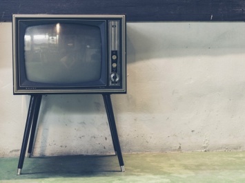 Телевизор не посмотришь: в двух районах Днепра завтра не будет света