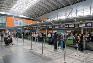 В сентябре рейсы в аэропорту Борисполь задерживались в среднем почти на час