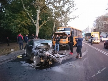В Одессе столкнулись четыре авто: есть пострадавшие (фото)