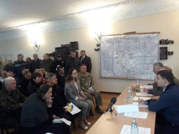 Появились фото заседания оперативного штаба по ликвидации последствий взрывов на арсенале в Ичне