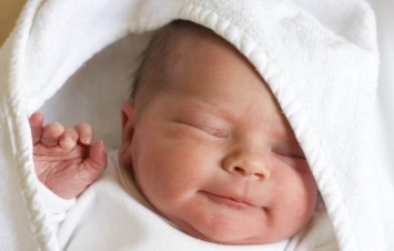 В Житомире в подъезде многоэтажки нашли брошенного младенца