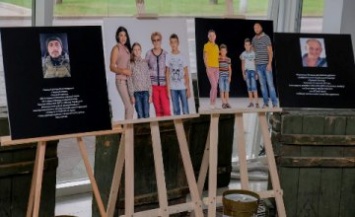 В ДнепрОГА презентуют фотовыставку, посвященную погибшим АТОшникам