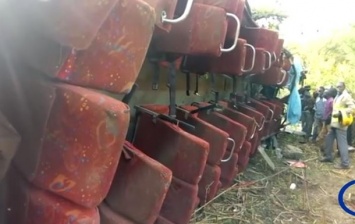 Жертвами ДТП с автобусом в Кении стали 50 человек