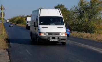 На криворожской трассе укладывают верхний слой асфальта - Валентин Резниченко