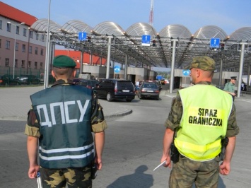 Двое польских пограничников за деньги помогали контрабандистам из Украины