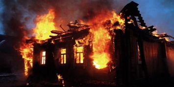 Жительница Бурятии вывела 12 человек из горящего дома