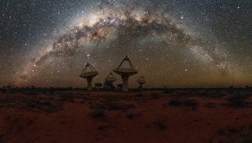 Астрономы открыли десятки новых "радиосигналов пришельцев"