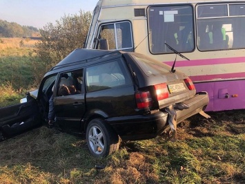 Во Львовской области в ДТП с автобусом погибли два человека