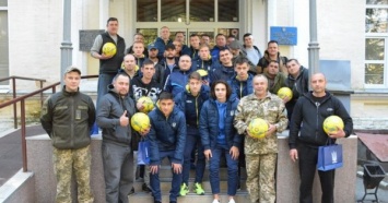 Сборная Украины U-21 посетила военный госпиталь в Киеве