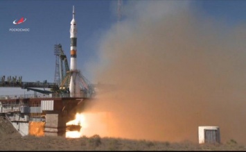 Авария ракеты "Союз": появились фото космонавтов, которые находились на борту