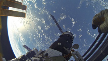 Экипаж МКС проинформировали о ситуации с "Союзом", заявили в НАСА