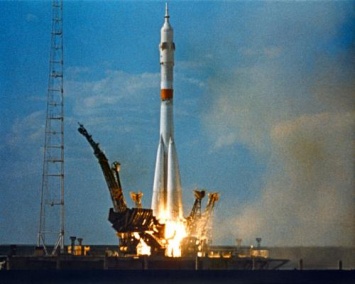«Ребятам повезло»: Летчик-космонавт прокомментировал аварию во время старта «Союза»