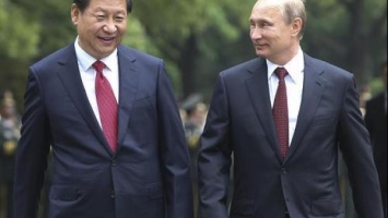 Сразу семь стран намерены совместно противостоять Китаю и России, - СМИ