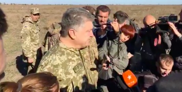 "Это делается не для пиара": Порошенко посетил военные учения в Запорожской области (Видео)