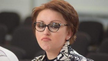 «Оказалась дурой»: Уволенная саратовская чиновница была некомпетентна - политолог